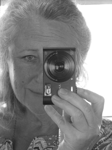 Sur ce blog, je partage des photographies de lieux, d&rsquo;êtres, d&rsquo;images et de choses qui m&rsquo;ont émue, émerveillée, questionnée/suite… Chantal&nbsp;Deltenre